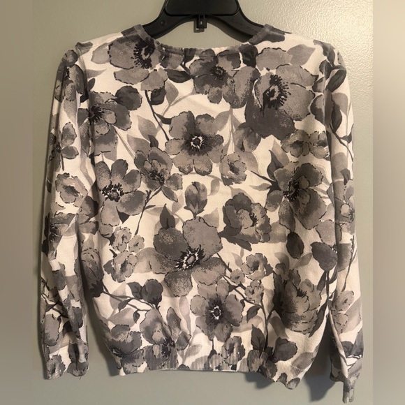Alfred Dunner Gray Floral Embellished/ sequined long sleeve Sweater PL - Picture 5 of 8